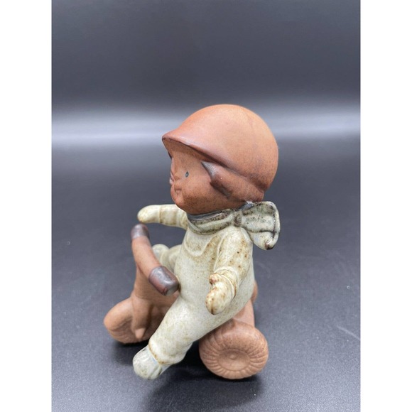 UCTCI Boy Riding Tricycle Stoneware Made In Japan - Picture 3 of 7